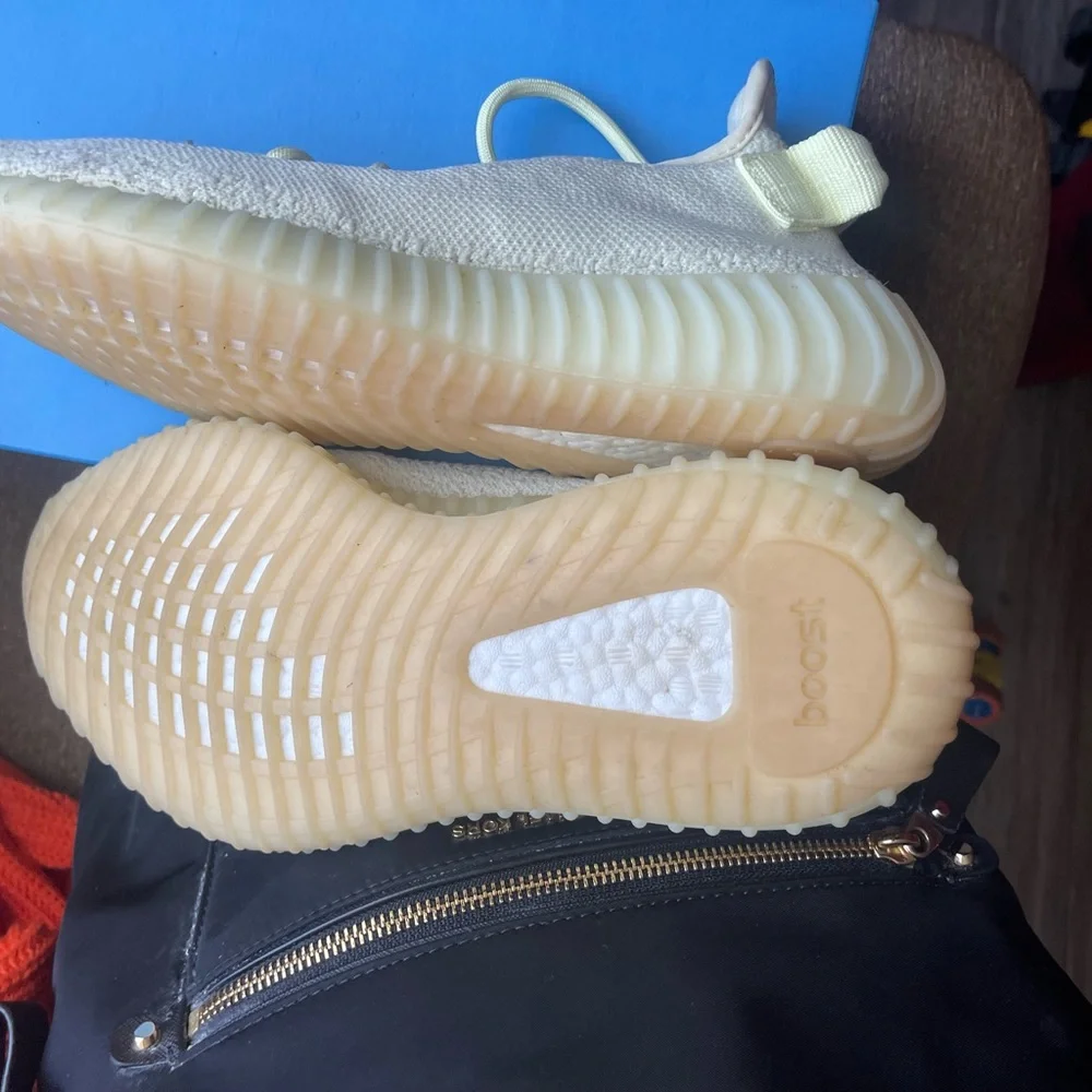 Yeezy butters // size 6.5 youth/ women’s 8. I don’t wear them enough to keep - Picture 4 of 5